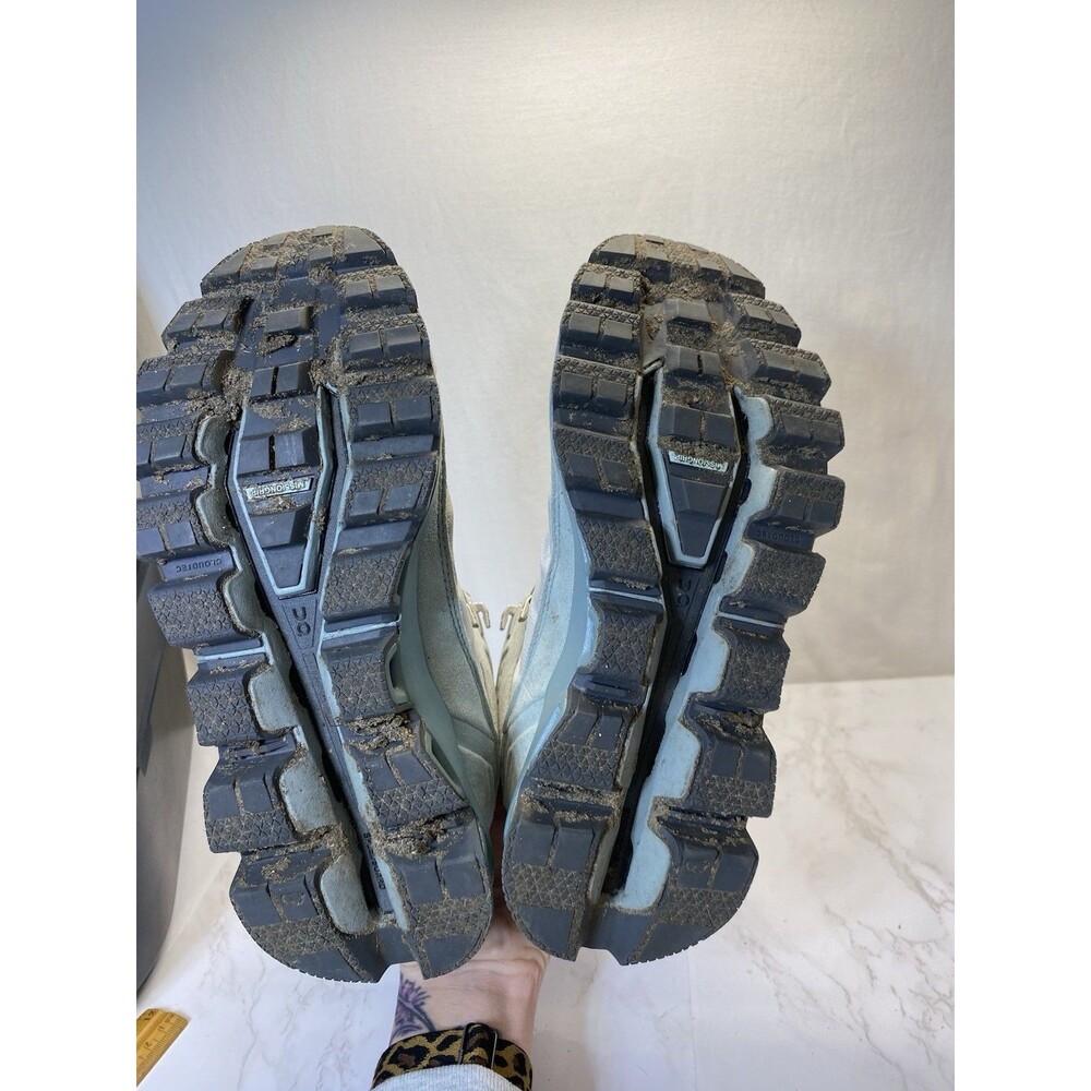 On Cloudridge Glacier/Sea Shoes womens size 8 - Picture 4 of 7